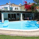 Surphinia By Interhome
